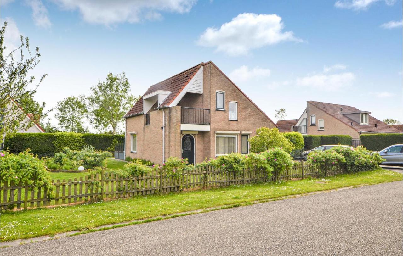 Stunning Home In Breskens With Kitchen Exterior foto